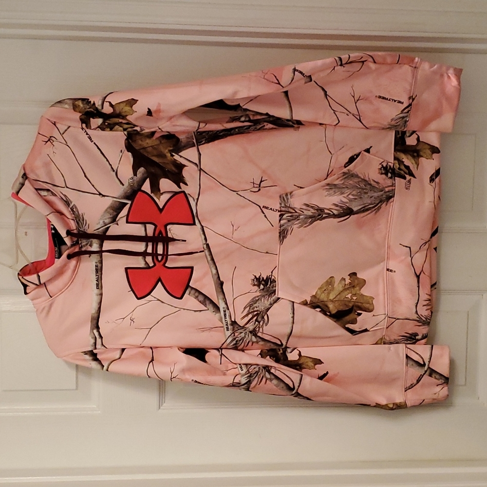 NWOT Pink/Purple Realtree Under Armour Hoodie Women's Medium